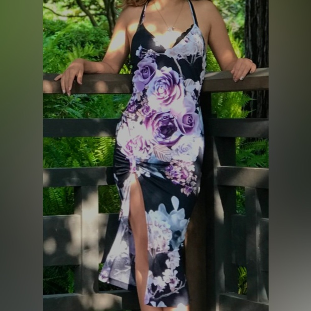 gLARE brand dress. Leg slit. Purple rose pattern.